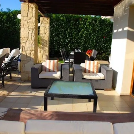 Lara “child Friendly With Pool Alarm, Free Cot & High Chair” Willa *